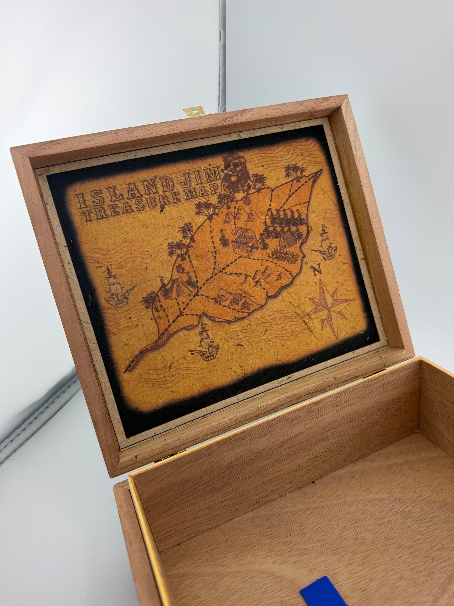 Island Jim Cigar Box Purse ๐บ๐ด