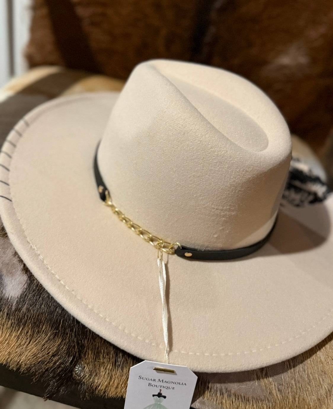 Hand-Painted Wolf Head Felt Rancher Hat - Unique Western Artistry -
