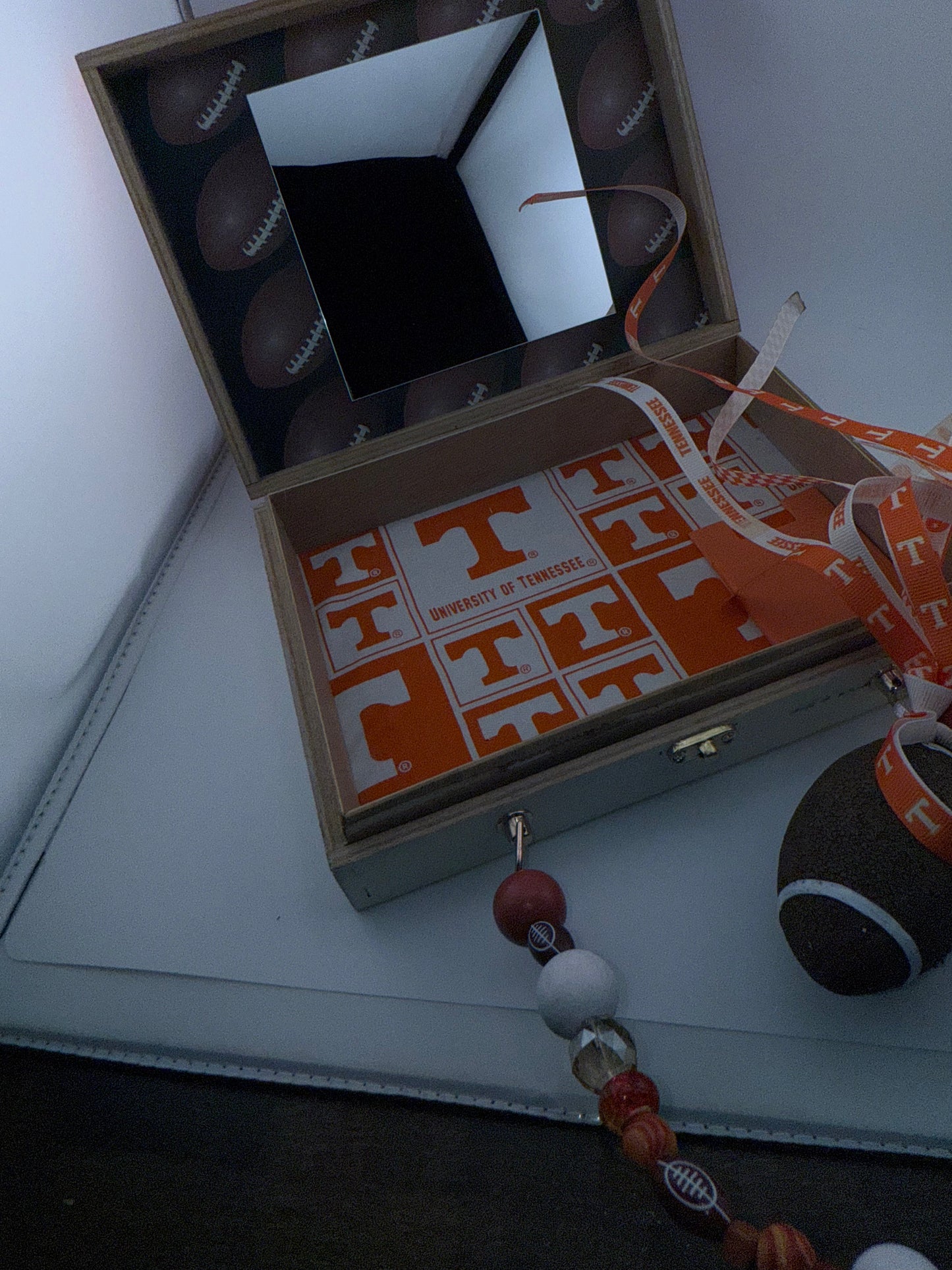 Tennessee Volunteers Football Cigar Box Purse 🧡🏈