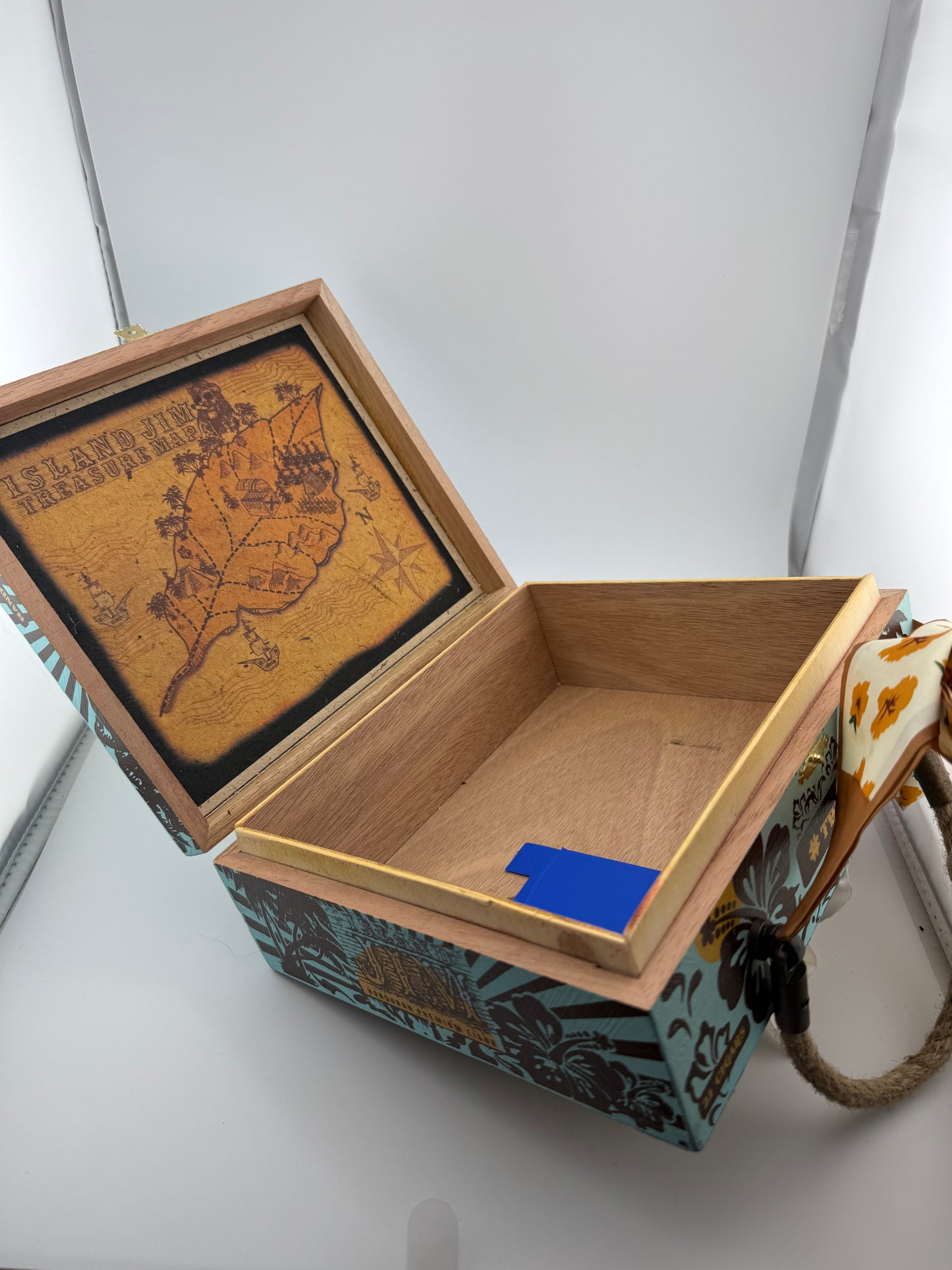 Island Jim Cigar Box Purse 🌺🌴